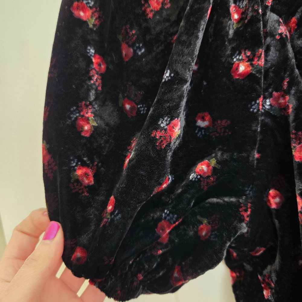 LOFT Black and Red Floral Velvet Top XSP - Picture 3 of 4